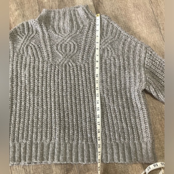 Aerie women’s XS oversized chunky knit sweater - Picture 2 of 7